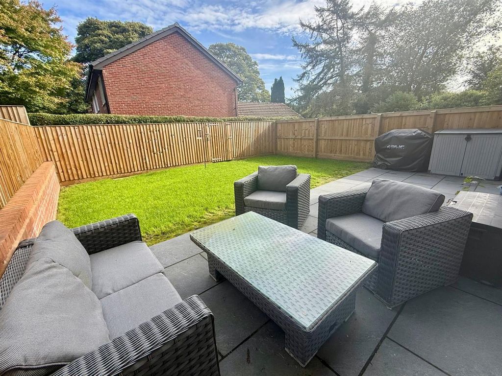 Property photo 2 of 18