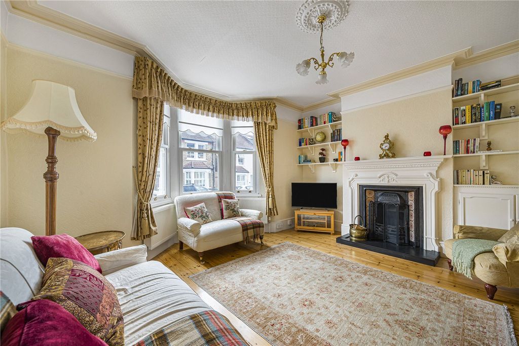 Property photo 2 of 32 Picture No. 02