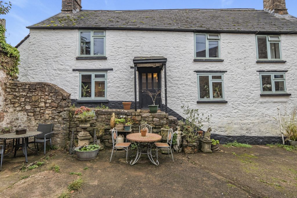 Property photo 1 of 25 Tiverton Seddons