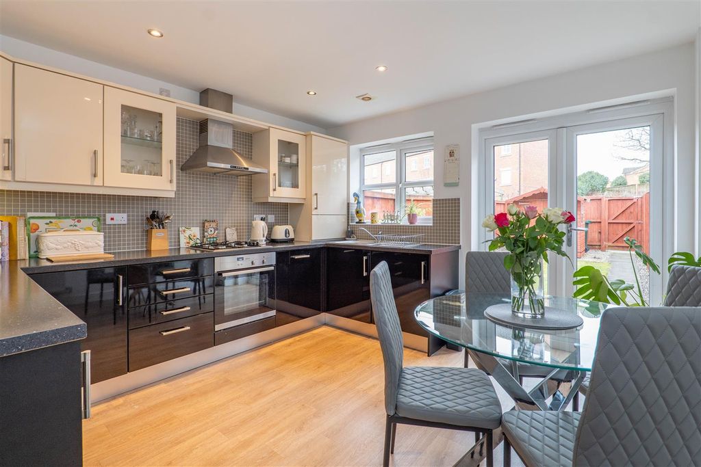 Property photo 3 of 24 Kitchen/Diner