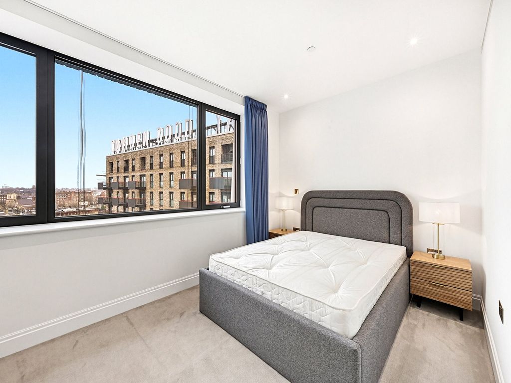 Property photo 3 of 25 Lansdowne House