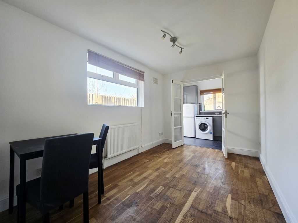 Property photo 2 of 8 Gallery