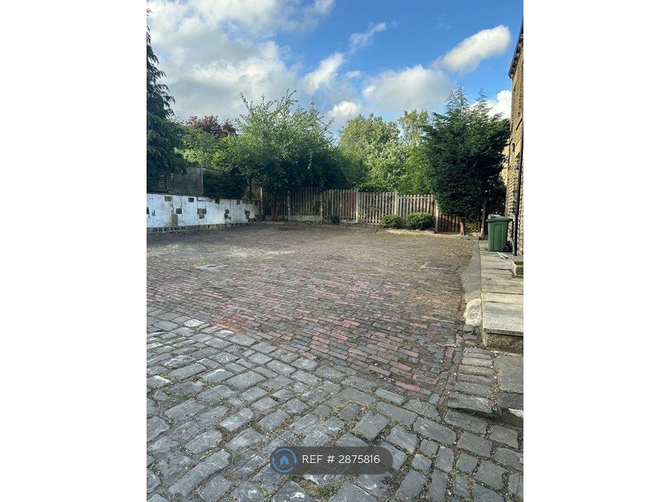 Property photo 3 of 23