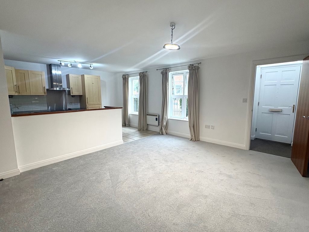 Property photo 3 of 12