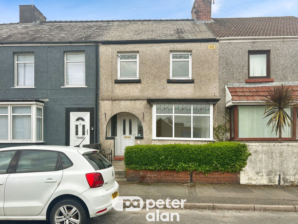 Property photo 2 of 18 Image