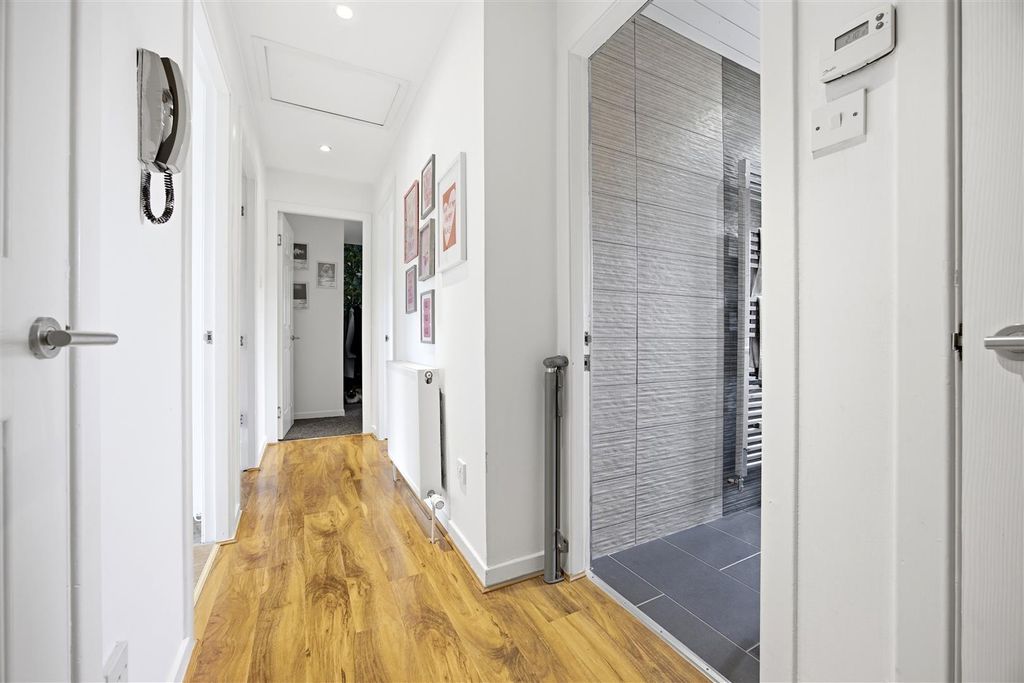 Property photo 3 of 13 03-40_Lion_Bank_Kirkintilloch_003.Jpg