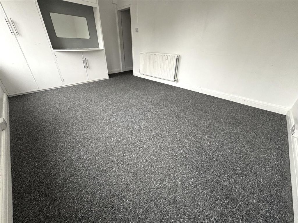 Property photo 3 of 8 Bedroom 1.Jpg