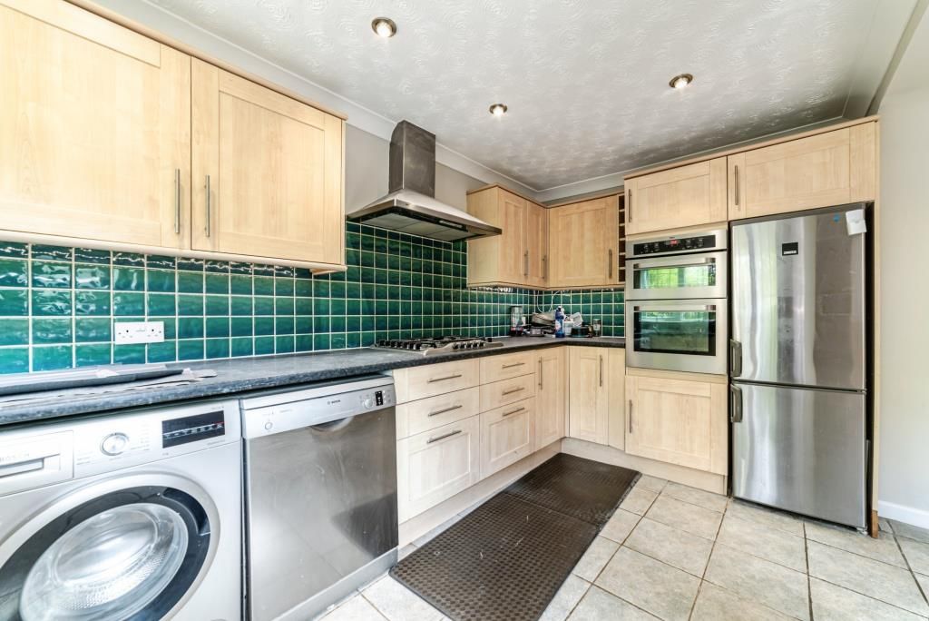 Property photo 3 of 33 Kitchen