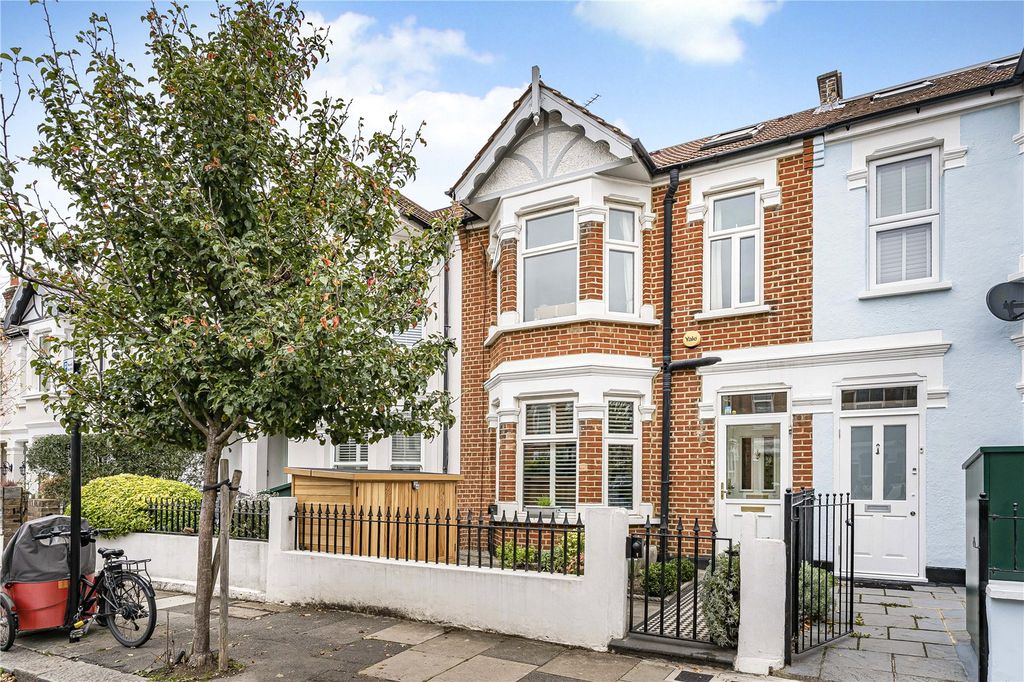 Property photo 1 of 17 Exterior