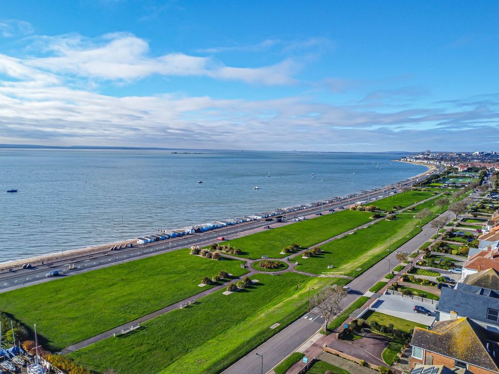 Property photo 3 of 36