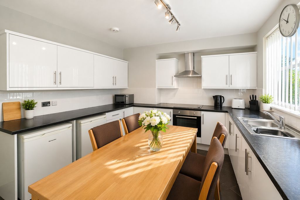 Property photo 2 of 7 Photo 2