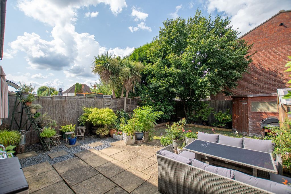 Property photo 2 of 14 Garden