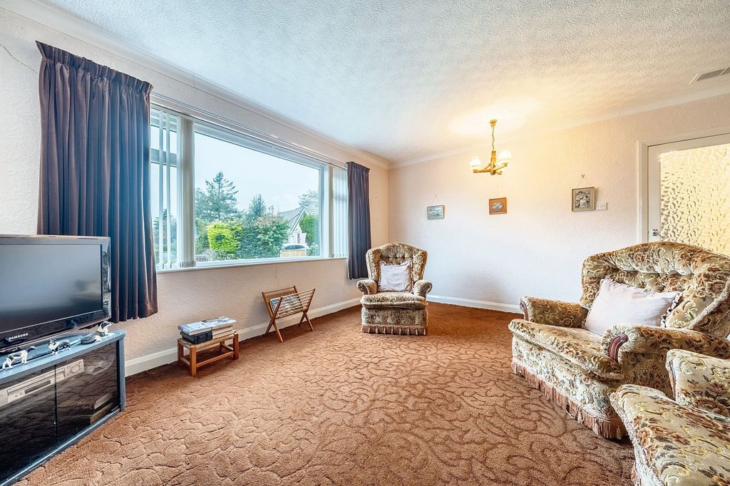 Property photo 2 of 23