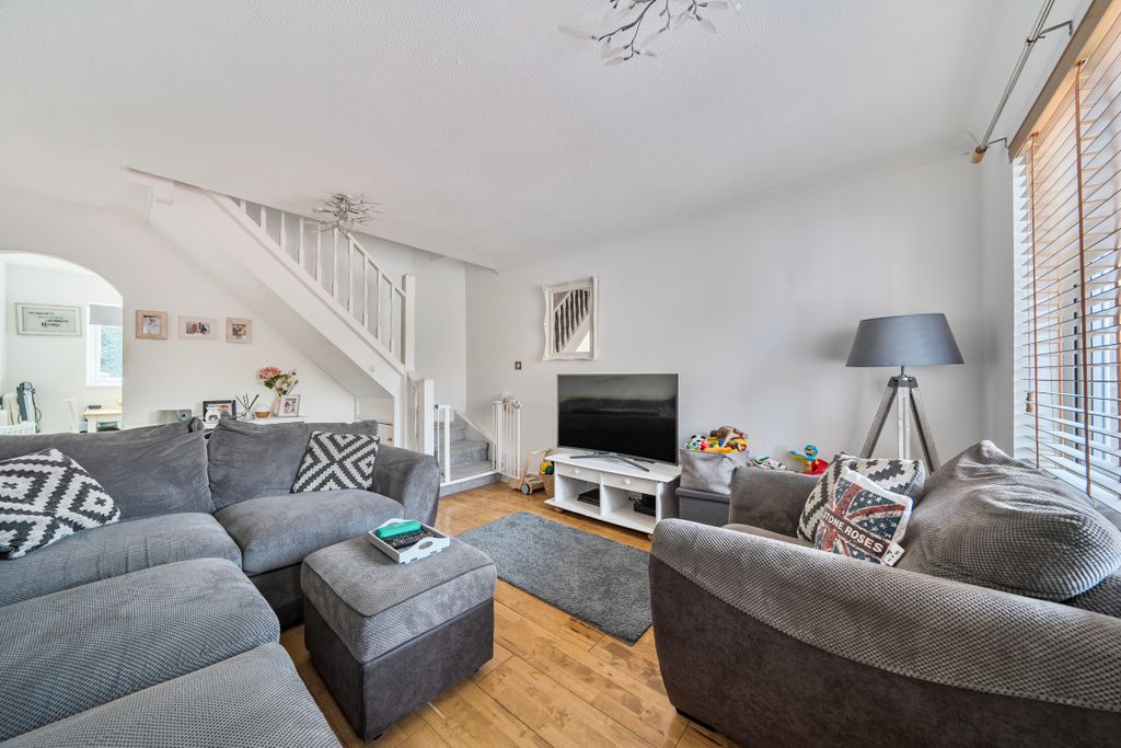 Property photo 2 of 12 151196311