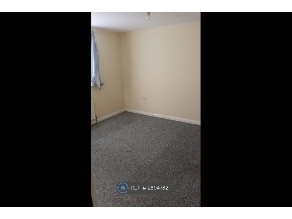 Property photo 3 of 4 Room