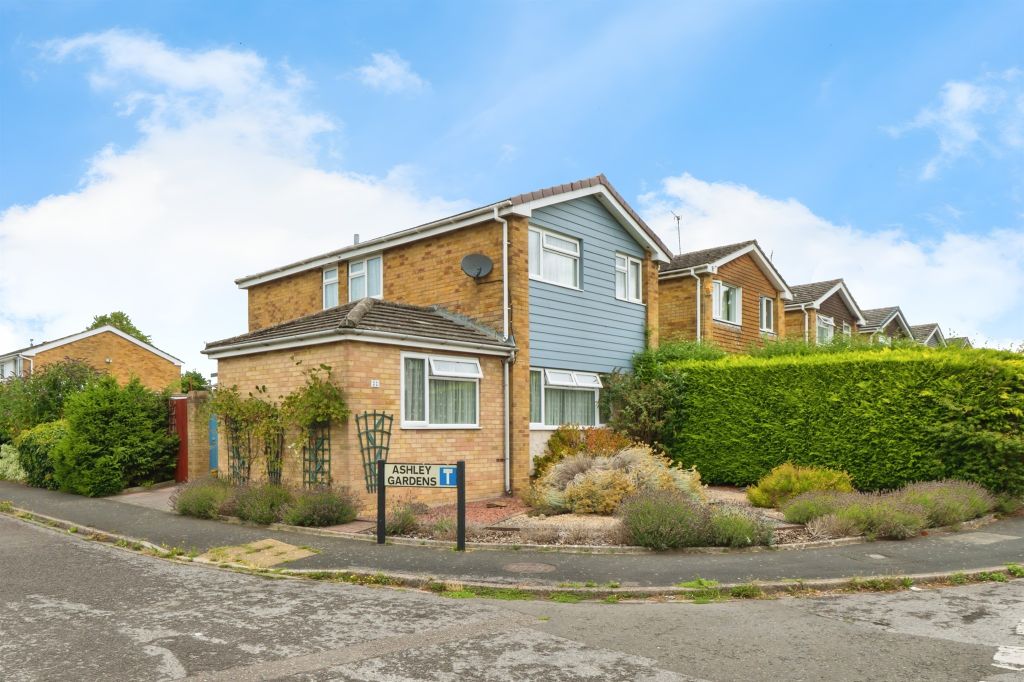 Property photo 2 of 17