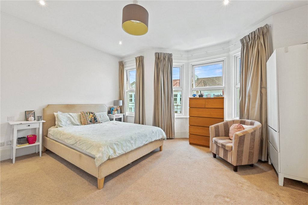 Property photo 3 of 9 Picture No. 04