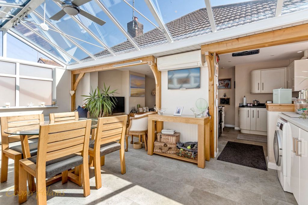 Property photo 2 of 16 Conservatory