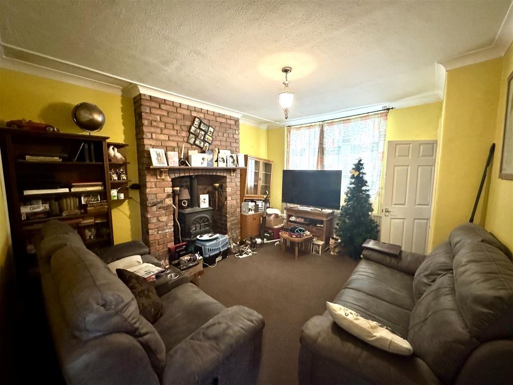 Property photo 2 of 23 Lounge