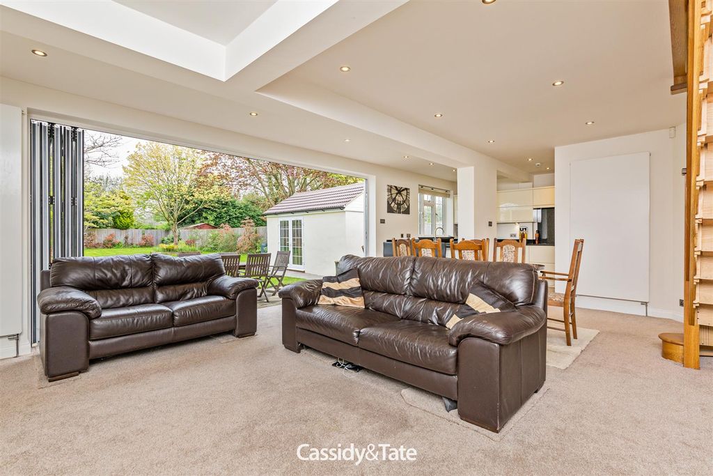 Property photo 2 of 34 21Northriding (25).Jpg