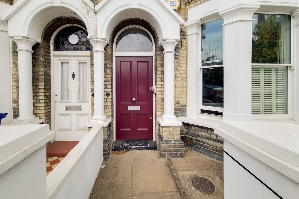 Property photo 2 of 11