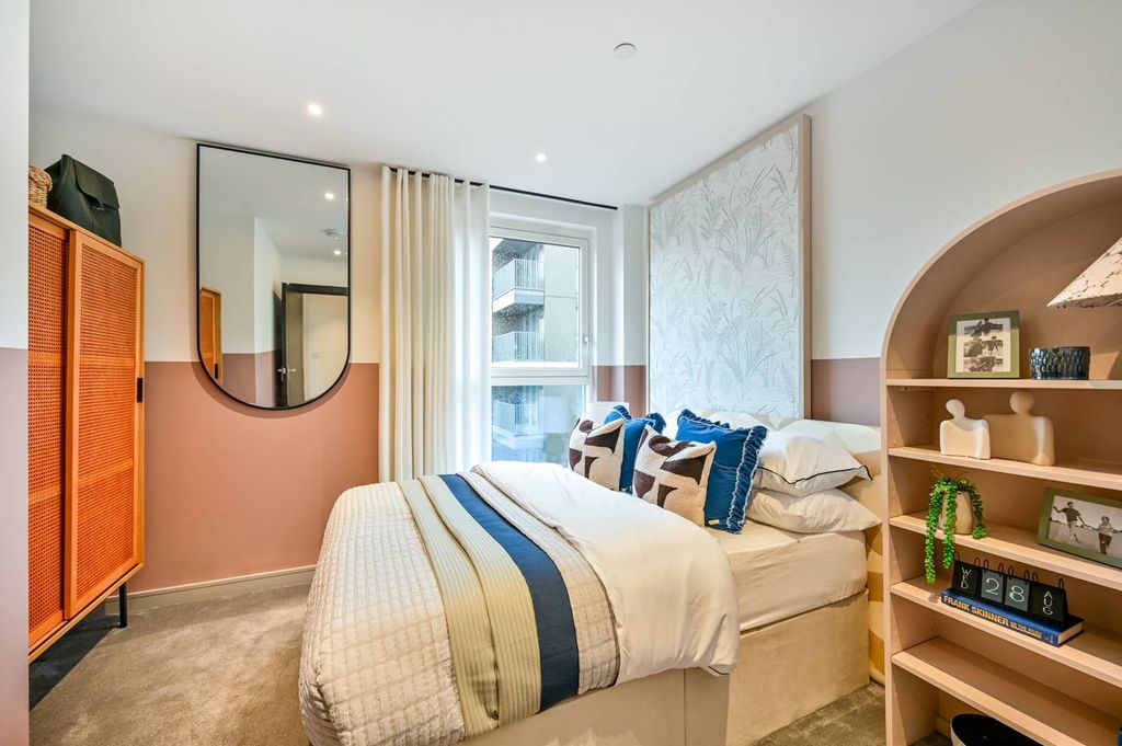 Property photo 2 of 26