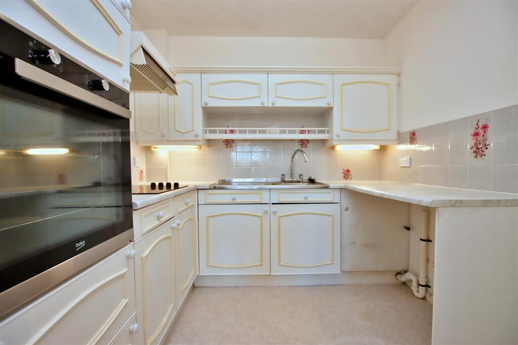 Property photo 3 of 8