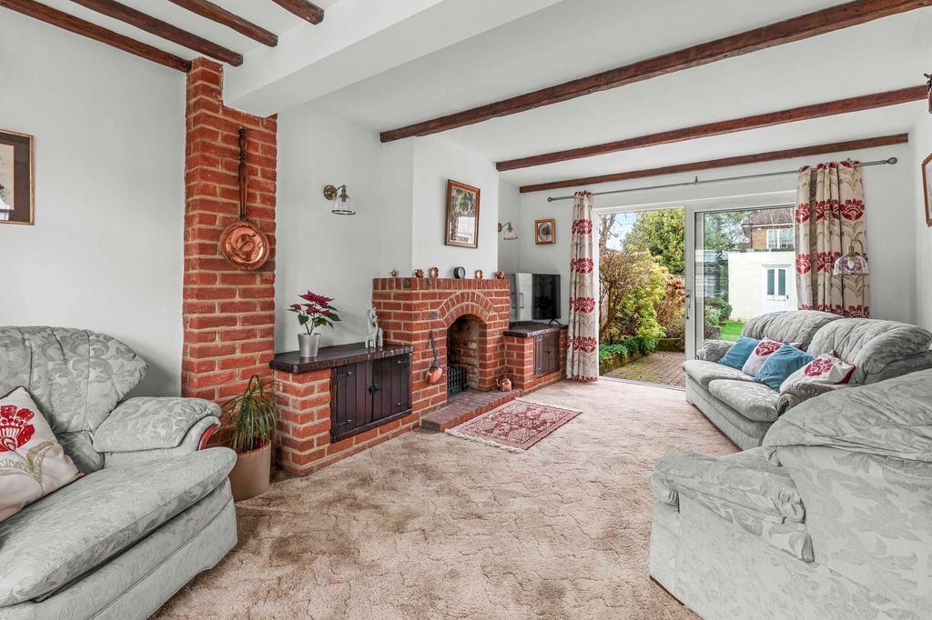 Property photo 2 of 11