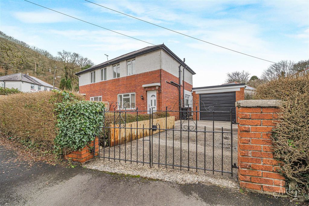 Property photo 1 of 24 Main Dwelling