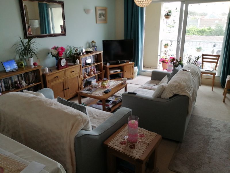 Property photo 3 of 17 Photo 6