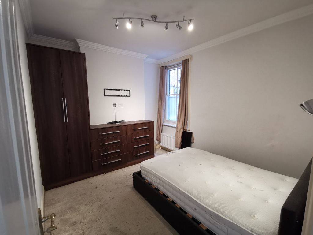 Property photo 3 of 6