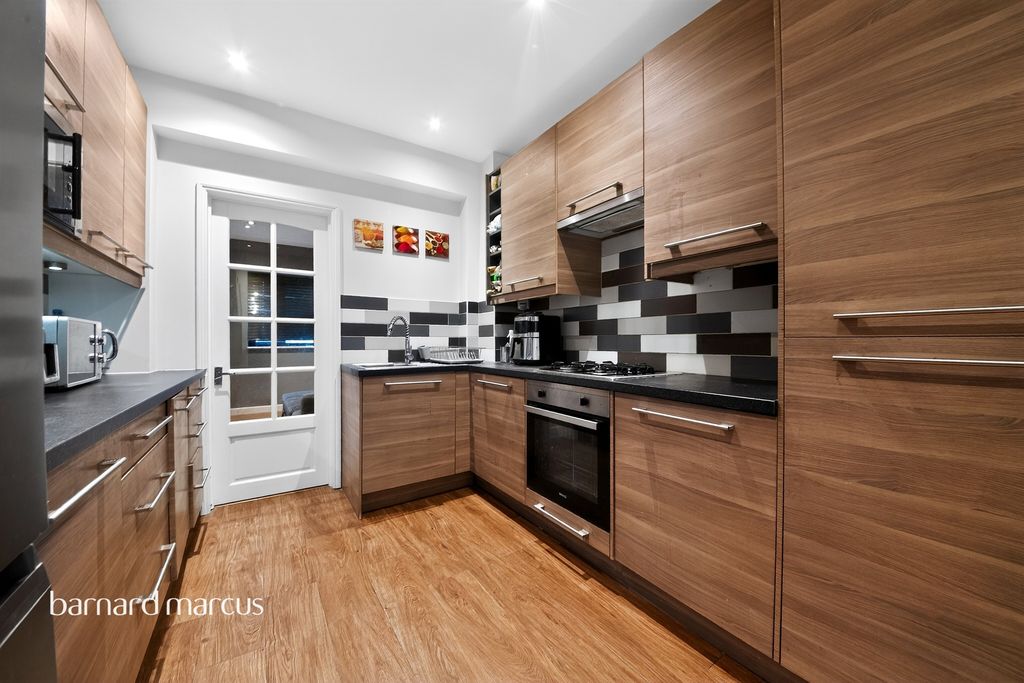 Property photo 3 of 18