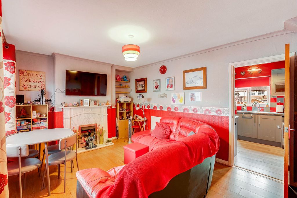 Property photo 2 of 13