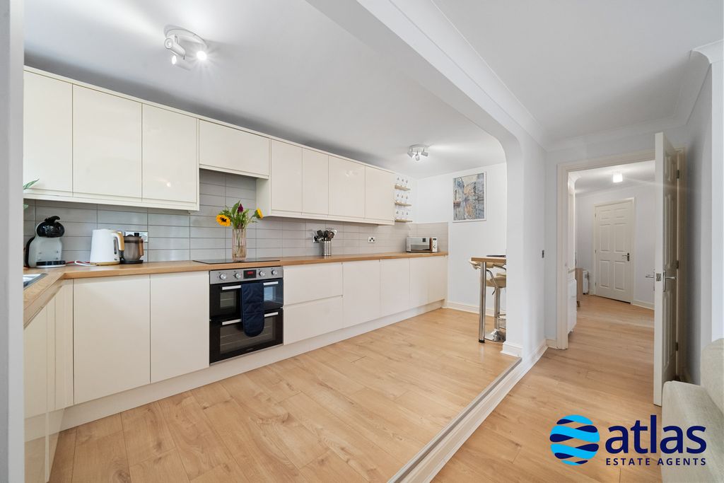 Property photo 2 of 17 Kitchen