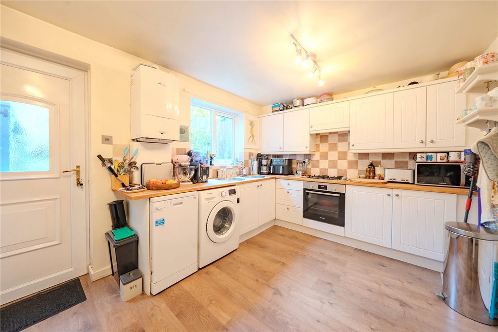 Property photo 3 of 23 Picture No. 04