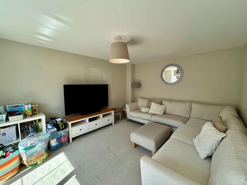 Property photo 2 of 42
