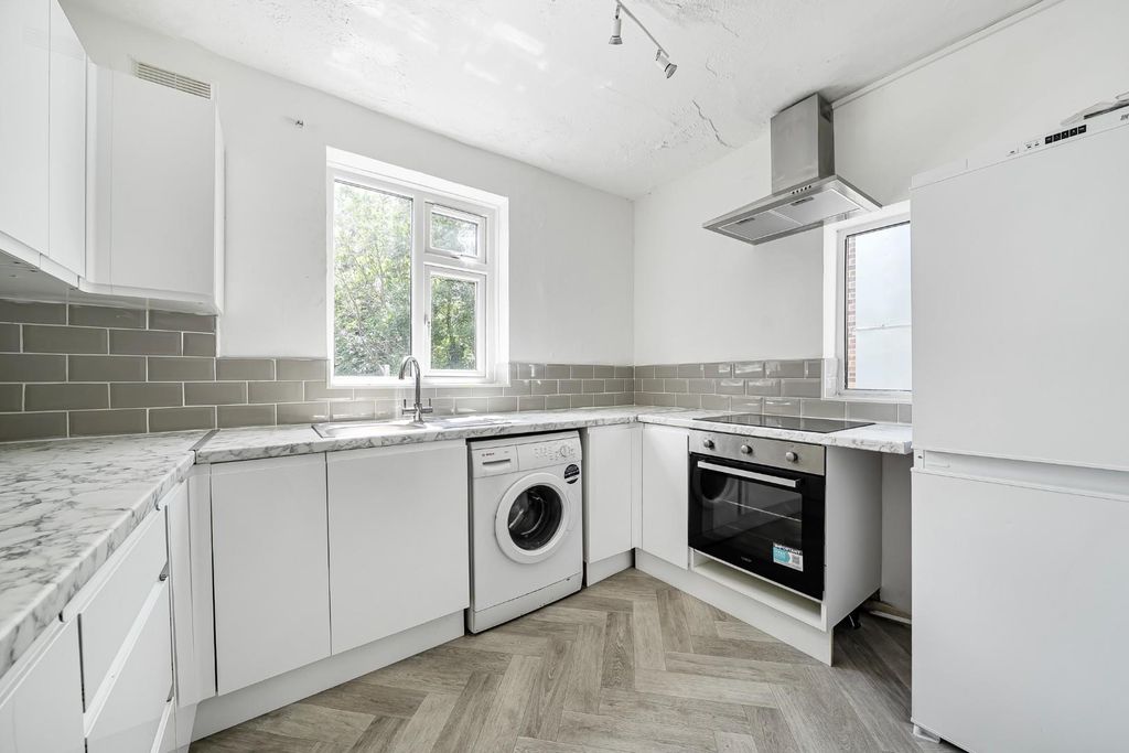 Property photo 1 of 18 1471146-18-6A1Edac02A135.Jpg
