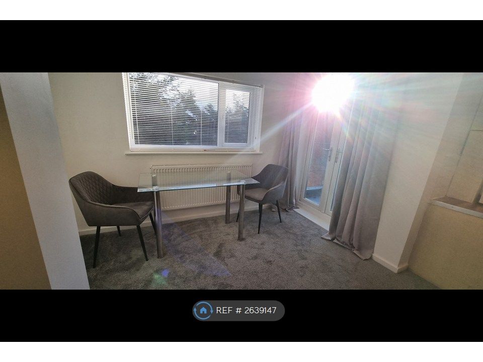 Property photo 3 of 28