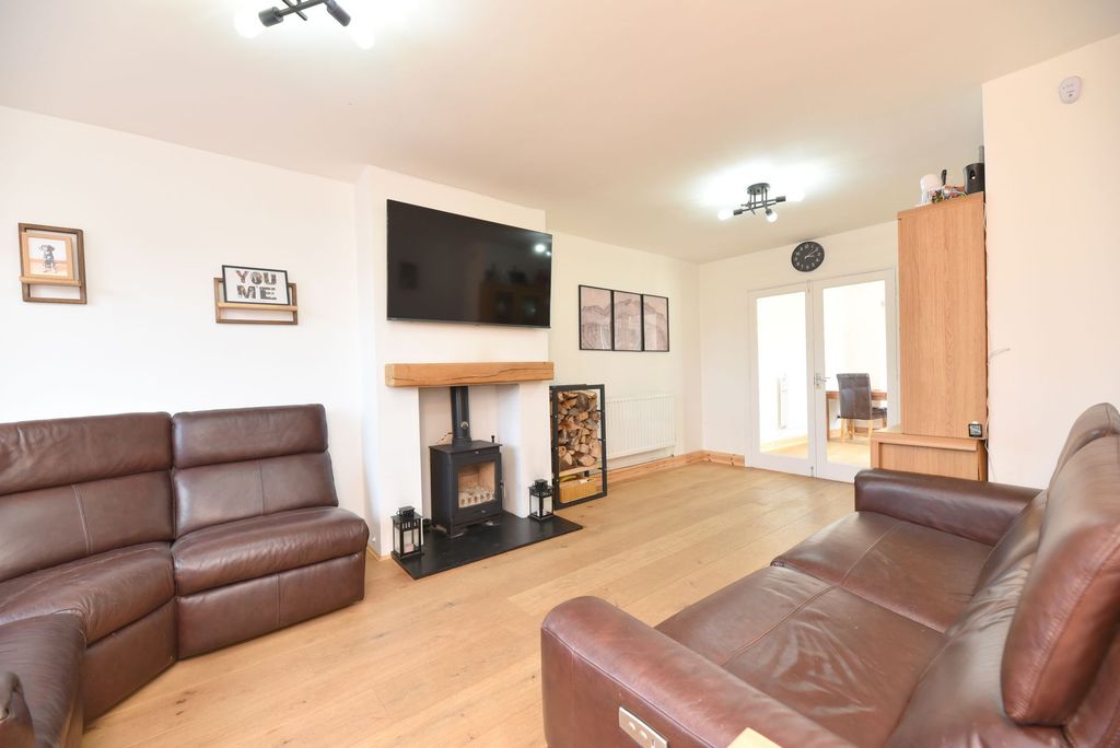Property photo 3 of 23