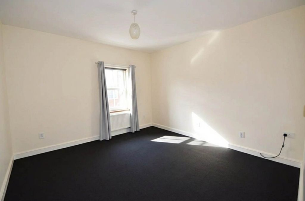 Property photo 3 of 5