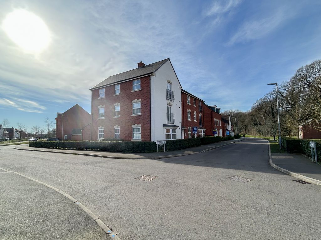 Property photo 2 of 11 Front