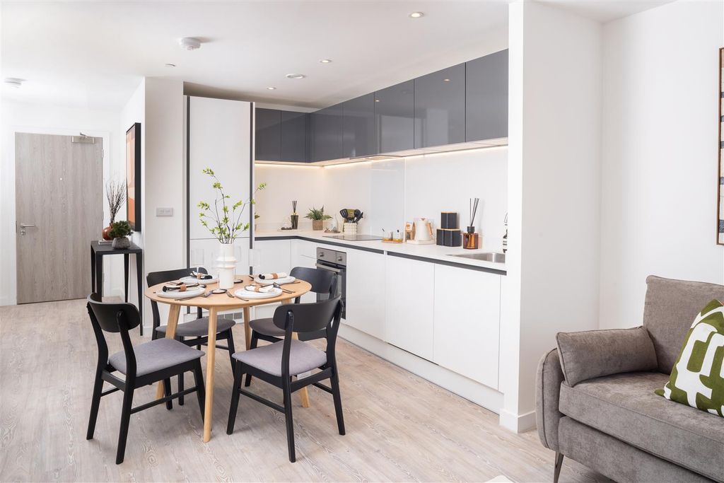 Property photo 3 of 12 87Rochdaleroad-(35).Jpg