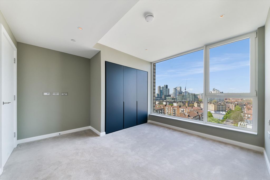 Property photo 3 of 12 Image