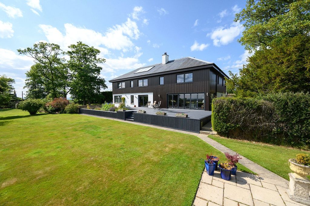 Property photo 1 of 77 External