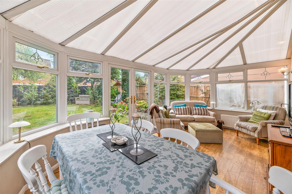 Property photo 3 of 19 Conservatory