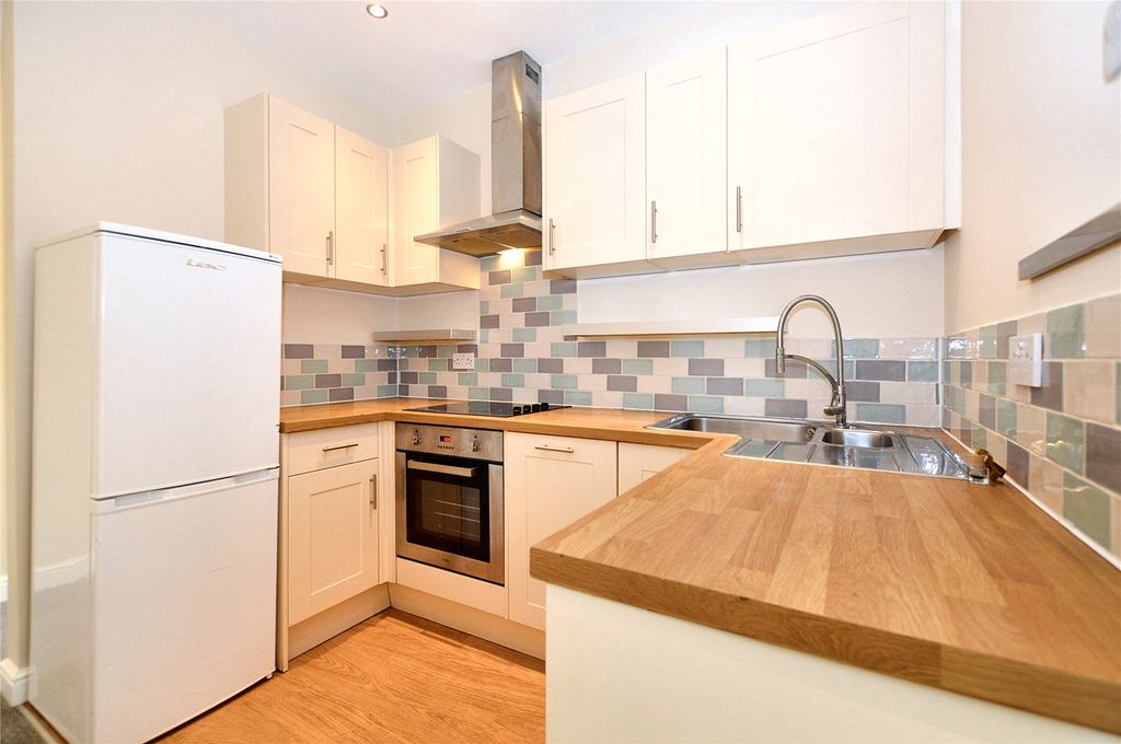 Property photo 3 of 9 Picture No. 12