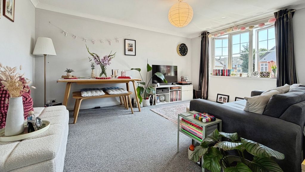 Property photo 2 of 14 Pbox-Img.Jpg