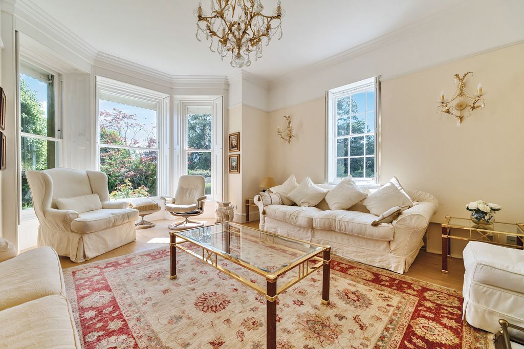 Property photo 1 of 22 Sitting Room