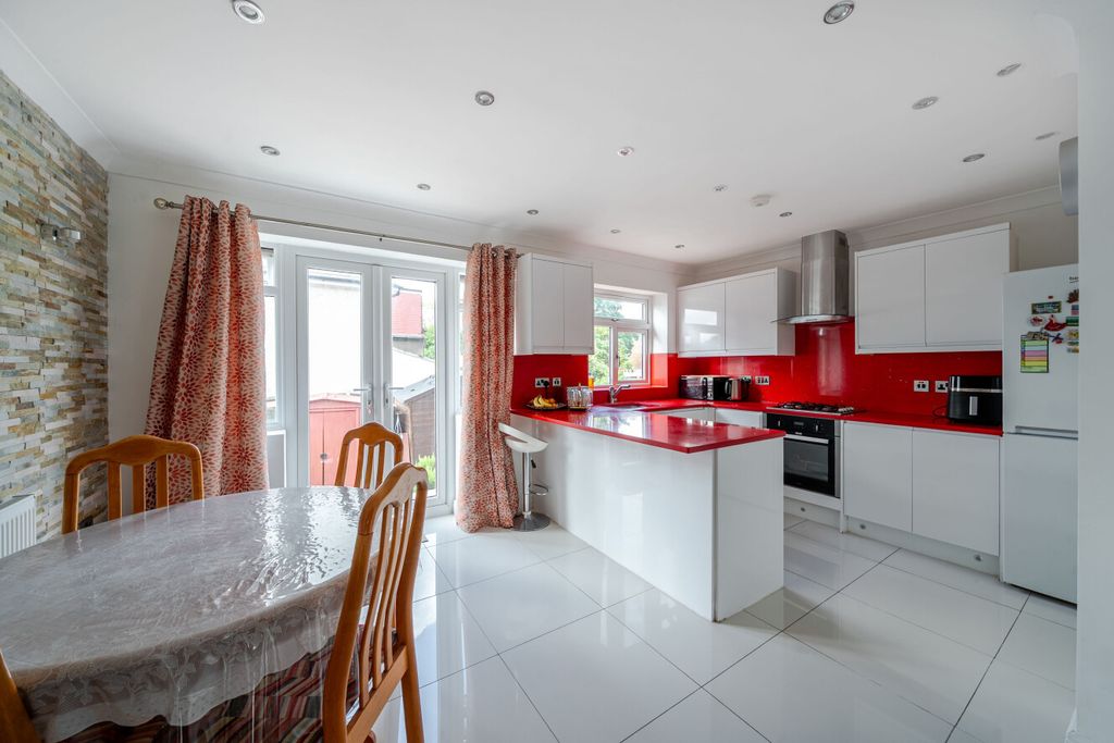 Property photo 3 of 16 1485160-8-6A44d73...
