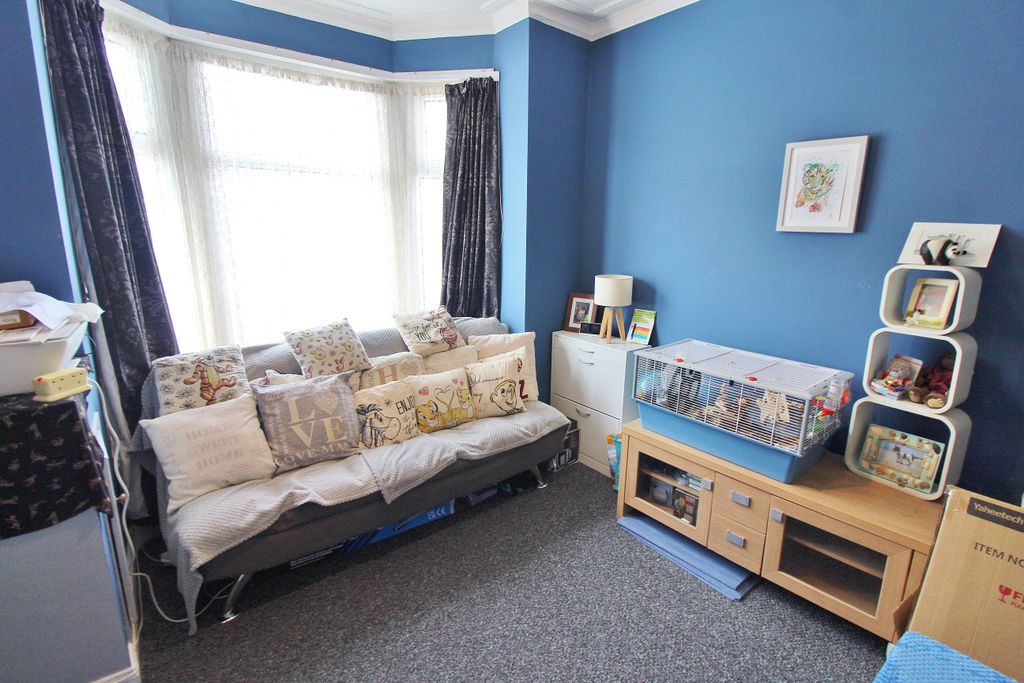 Property photo 3 of 13
